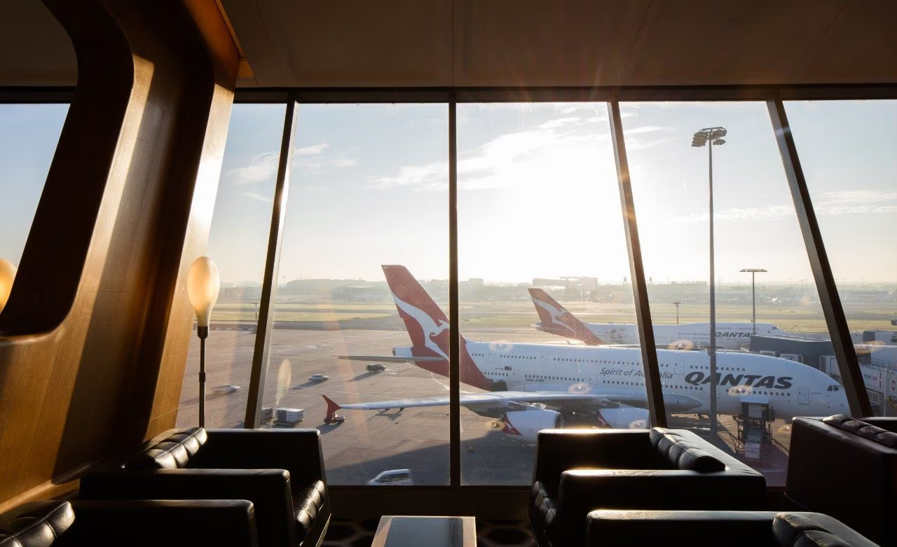 Experience Seamless Qantas Airport Transfers with LuxVan